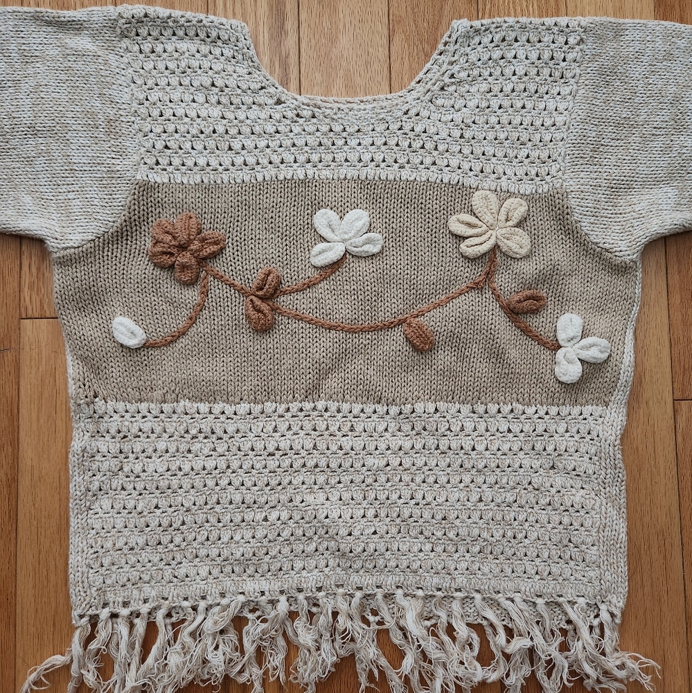 Handmade Daisy floral pattern knit